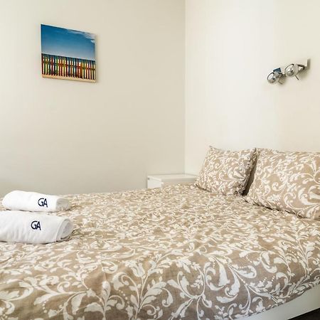 Golden Apartments - City Center - Gieldowa Варшава Экстерьер фото